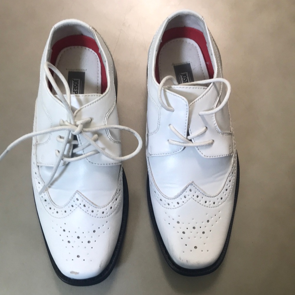 Wingtip dress shoes